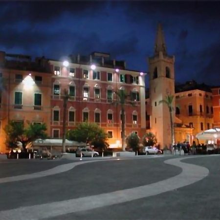 Affittacamere "In Piazzetta Da Vasco" Lerici Exteriör bild
