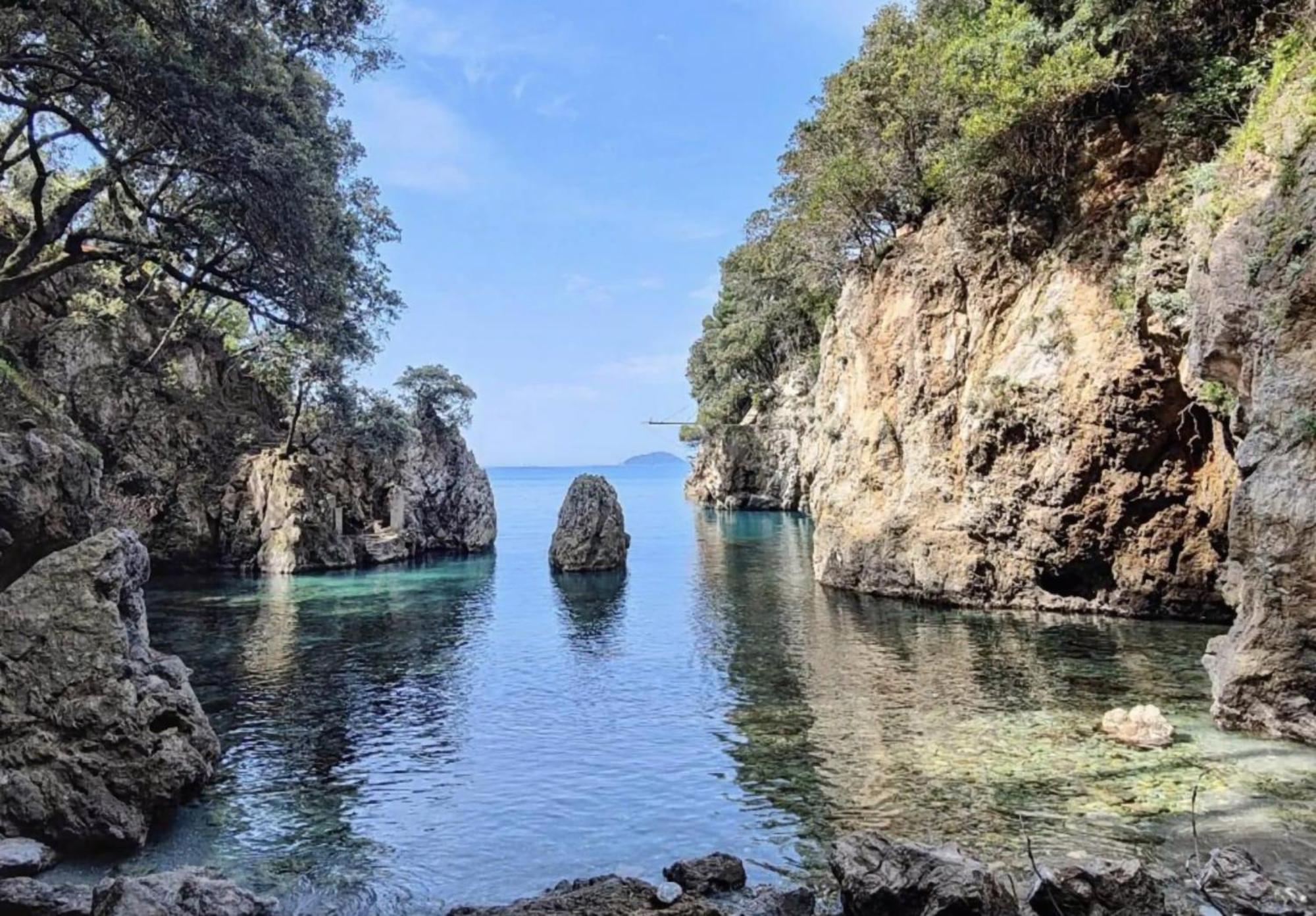 Affittacamere "In Piazzetta Da Vasco" Lerici Exteriör bild