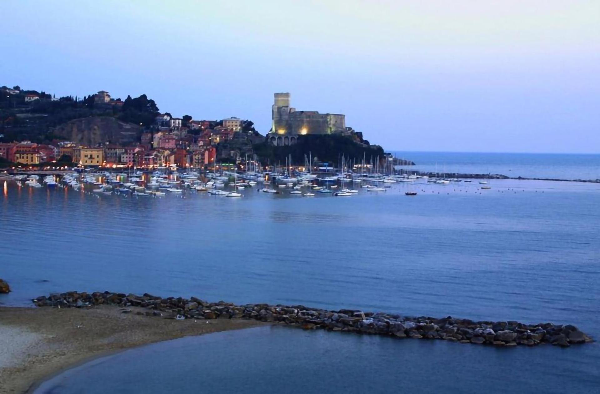 Affittacamere "In Piazzetta Da Vasco" Lerici Exteriör bild