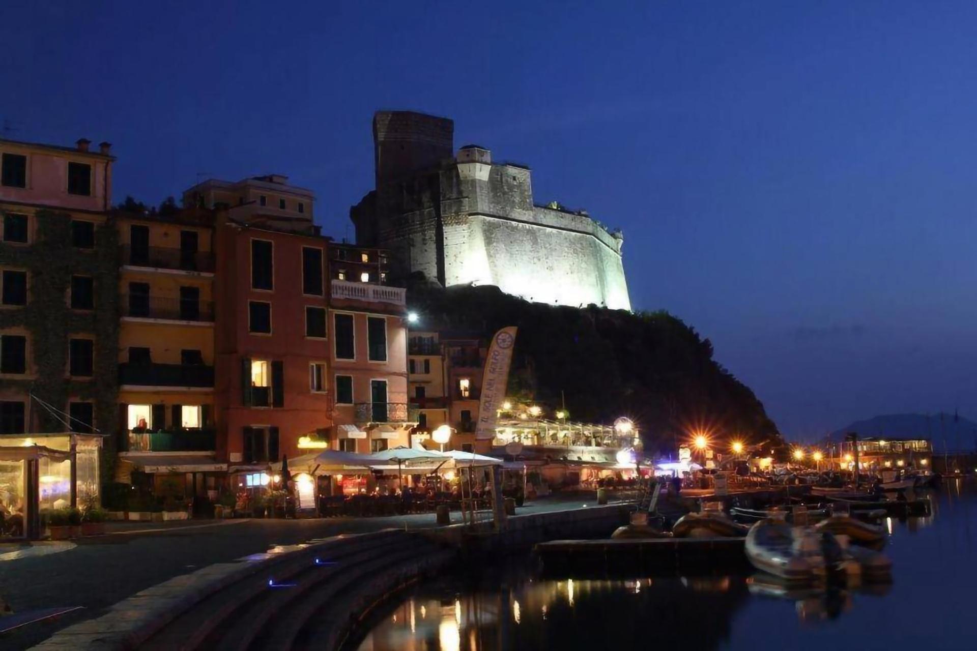 Affittacamere "In Piazzetta Da Vasco" Lerici Exteriör bild