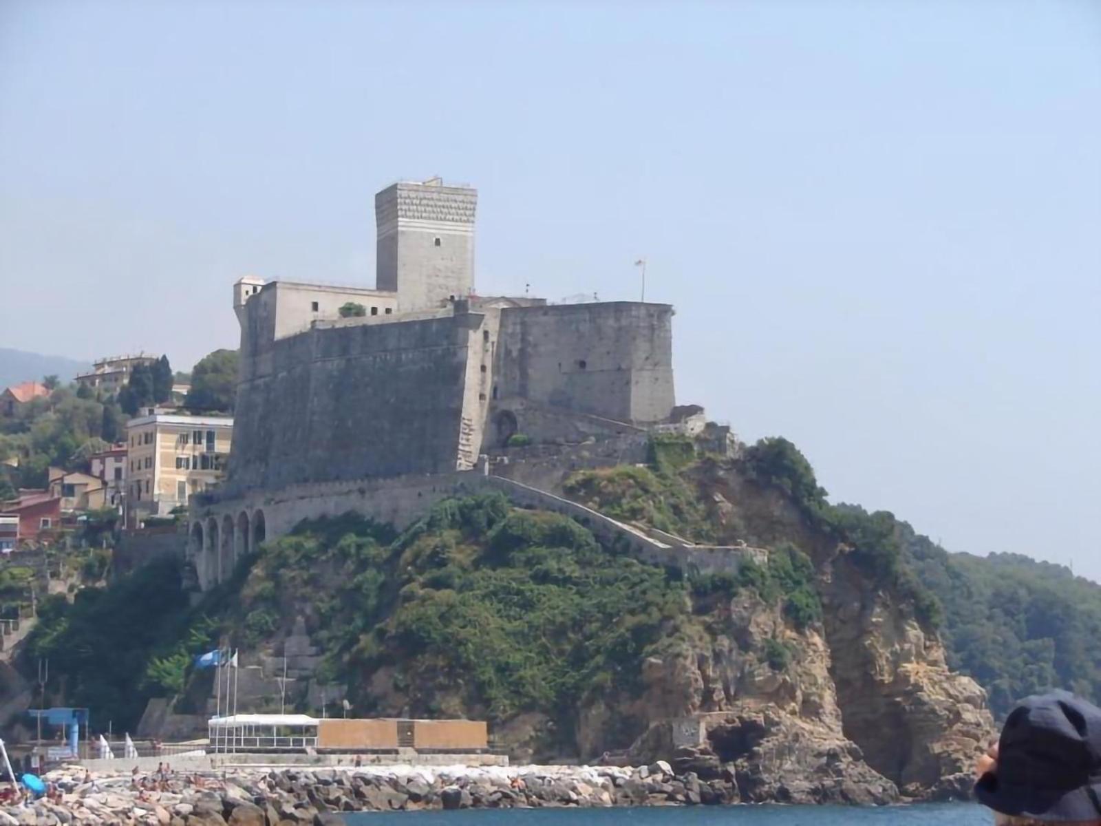 Affittacamere "In Piazzetta Da Vasco" Lerici Exteriör bild