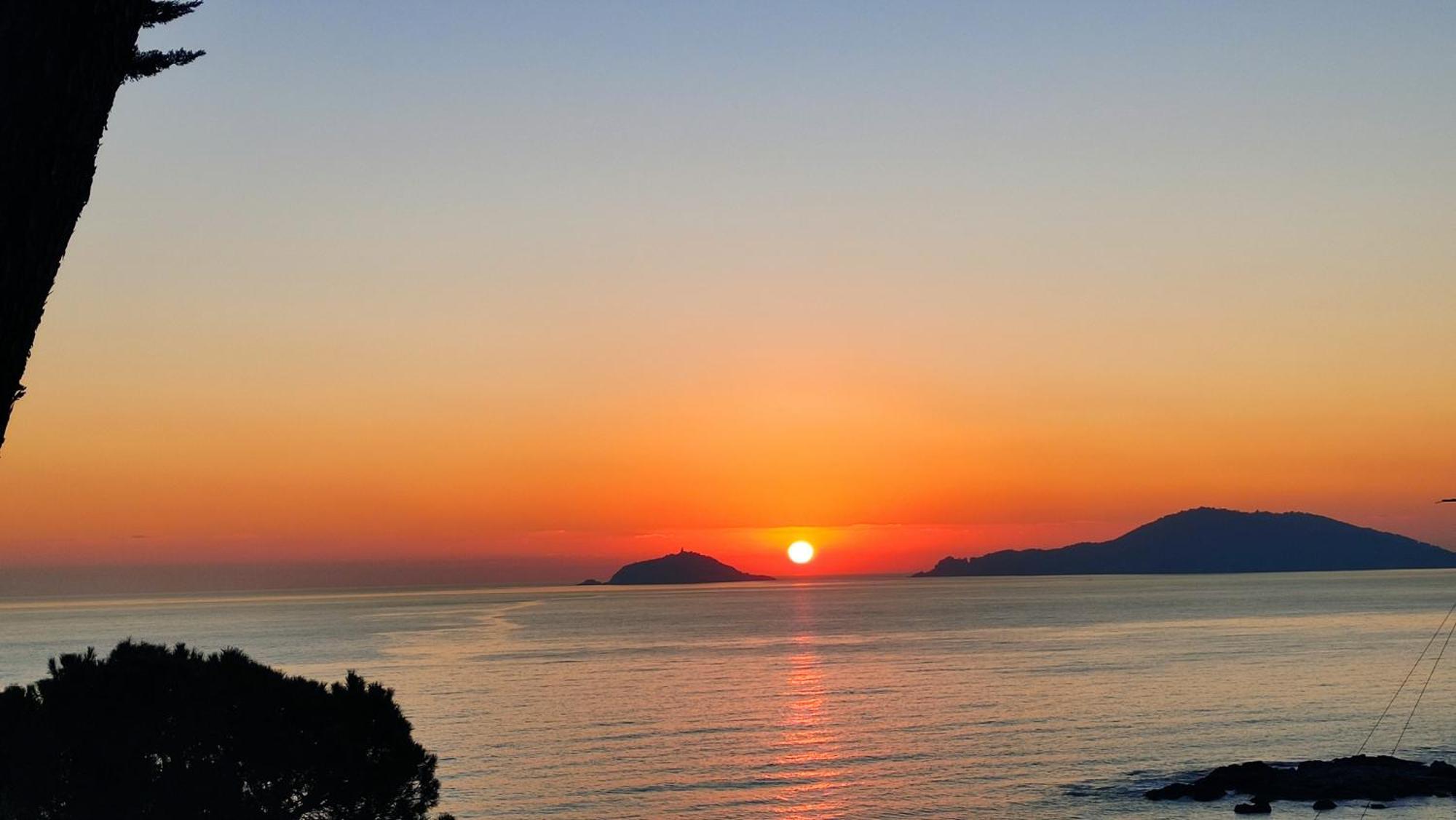 Affittacamere "In Piazzetta Da Vasco" Lerici Exteriör bild