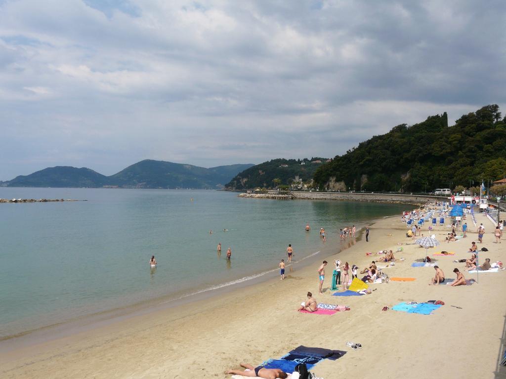 Affittacamere "In Piazzetta Da Vasco" Lerici Exteriör bild