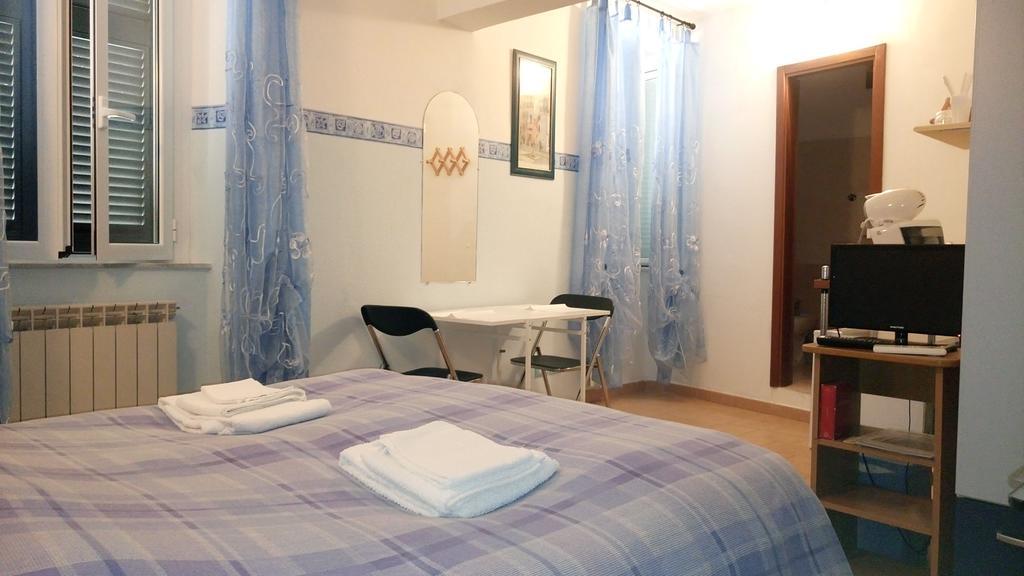 Affittacamere "In Piazzetta Da Vasco" Lerici Exteriör bild